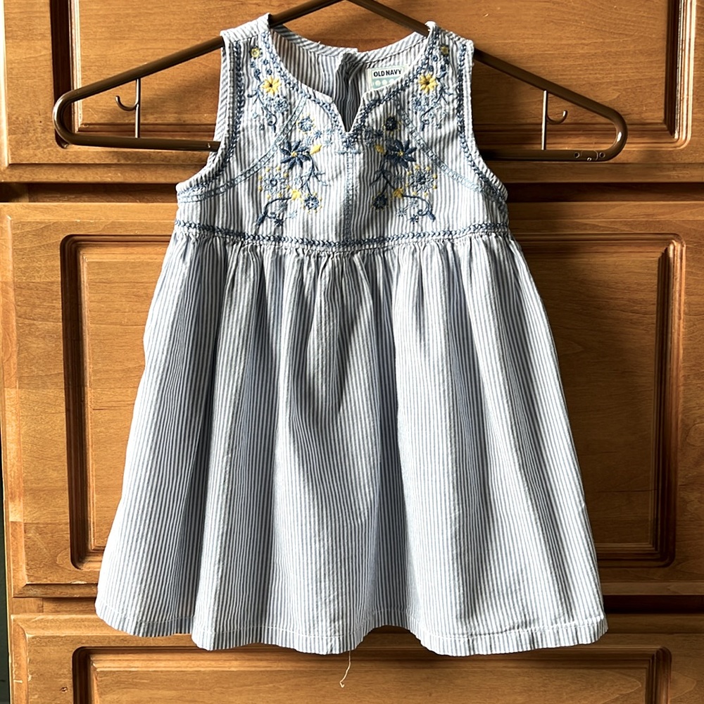 Old Navy sleeveless cotton dress size 2T